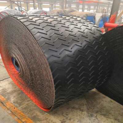 OEM Chevron Pattern Conveyor Belt Useful For Conveying Of Packed And Unpacked Material