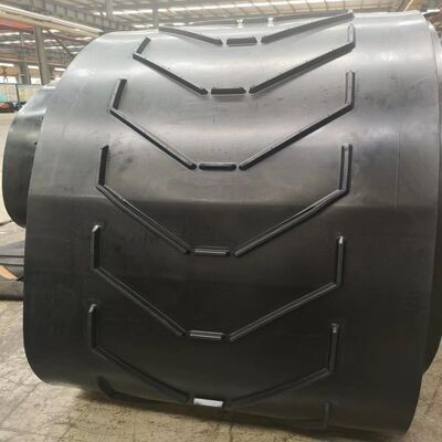 OEM Chevron Pattern Conveyor Belt Useful For Conveying Of Packed And Unpacked Material
