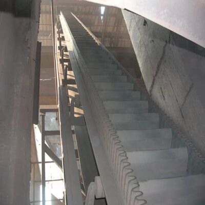 Corrugated Sidewall Cleated Conveyor Belts OEM Conveyor Belts For Bulk Materials